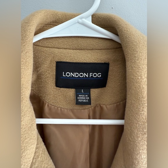 London Fog Pea Coat Women’s SZ L Tan Wool Blend Tortoise Shell Button Outerwear - Picture 2 of 8